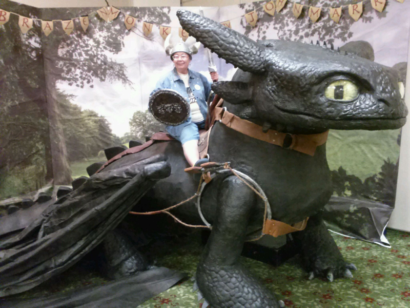 Toothless visits MW*C Art Show